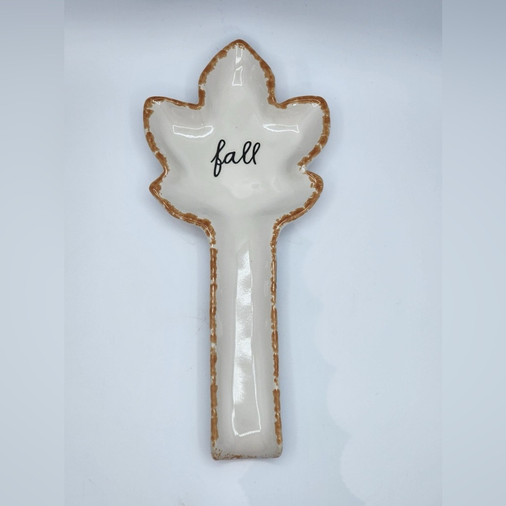 Rae Dunn FALL leaf shaped spoon rest - never used!